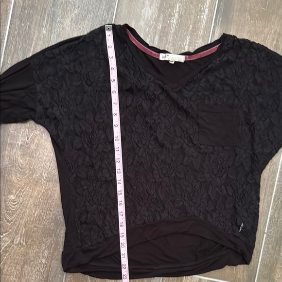 Jolt Black Sheer Cropped Blouse - Picture 7 of 7